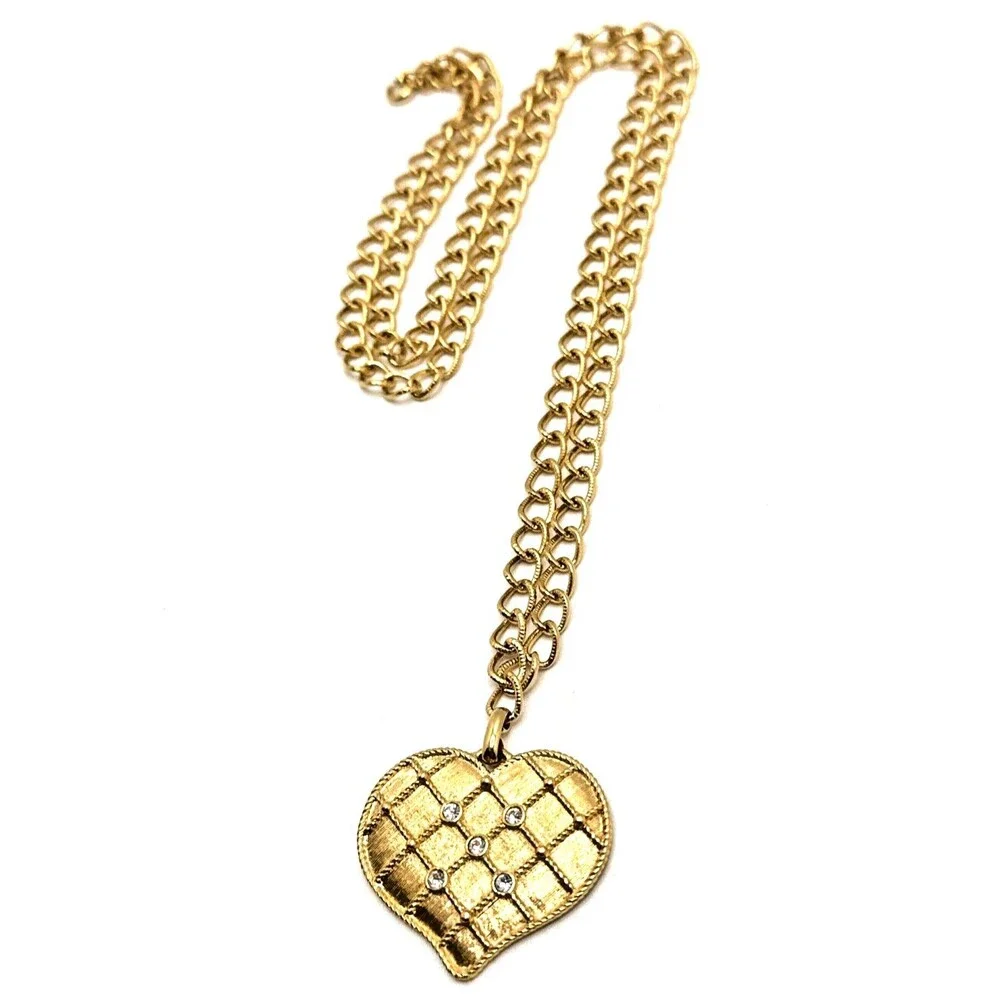 Vintage Avon Quilted Heart Pendant Necklace Rhinestone Gold Tone 30” Chain